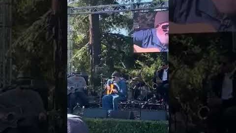 Watch LIMP BIZKIT’s FRED DURST Perform Acoustic Cover Of THE WHO’s ‘Behind Blue Eyes’
