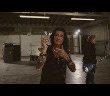 BLACK SWAN Feat. JEFF PILSON, ROBIN MCAULEY, REB BEACH And MATT STARR: ‘Make It There’ Video