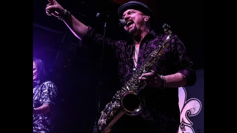 Watch GEOFF TATE Perform Acoustic Version Of QUEENSRŸCHE Classic At iRock Radio