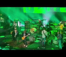 Watch KIRK HAMMETT, STEVEN TYLER, BILLY GIBBONS Perform At PETER GREEN Tribute Concert