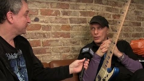 BILLY SHEEHAN Says He Was Never Officially Offered Bassist Position In VAN HALEN