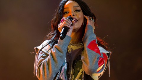 Madame Tussauds’ Rihanna wax figure bears no resemblance to the singer