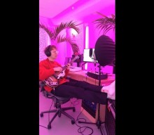 Glass Animals’ Dave Bayley Covers Nirvana’s “Heart Shaped Box” in Quarantine: Watch