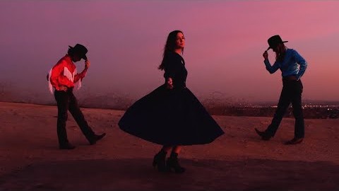 Jess Williamson Gets Lost in the “Infinite Scroll” on New Song: Stream