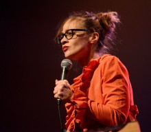 Fiona Apple criticises Louis CK for lack of remorse over sexual misconduct