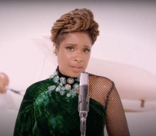 Jennifer Hudson surprises street performer for ‘Hallelujah’ performance