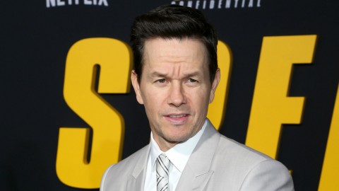 Mark Wahlberg criticised for presenting SAG to Asian cast after “hate crimes”