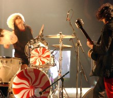 The White Stripes share 2001 ‘Jools Holland’ performance of ‘Hotel Yorba’