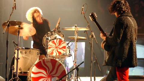 The White Stripes share 2001 ‘Jools Holland’ performance of ‘Hotel Yorba’