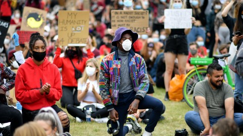 UK asked to ‘take a knee’ on doorsteps tonight in peaceful protest for George Floyd
