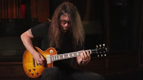 SKID ROW’s SCOTTI HILL Shows You How To Play Band’s Classic Songs