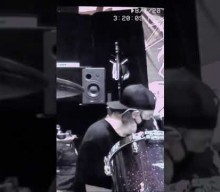 METALLICA Is Back Together In Rehearsal: ‘Creeping Death’ Video Available