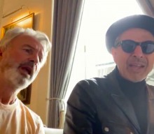 Jeff Goldblum recreates iconic ‘Jurassic Park’ pose in new photo