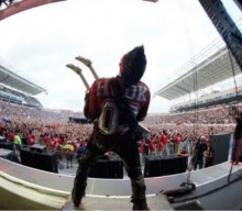 FIVE FINGER DEATH PUNCH Officially Parts Ways With Guitarist JASON HOOK, Announces Replacement