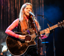 Jade Bird shares stirring new breakup song ‘Houdini’
