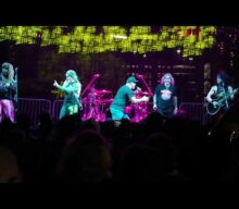 STEEL PANTHER Joined By *NSYNC’s JOEY FATONE For ‘Girl From Oklahoma’ Performance At Orlando Concert (Video)