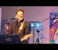 Watch Ex-METALLICA Bassist JASON NEWSTED Perform Cover Of TOM WAITS’s ‘Jockey Full Of Bourbon’