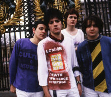 Manic Street Preachers release official new version of ‘Spectators Of Suicide’ with Gwenno