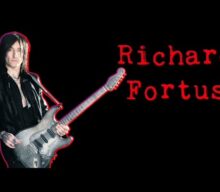 RICHARD FORTUS Says BUCKETHEAD And BUMBLEFOOT ‘Had A Difficult Time Assimilating’ Into ‘Band World’ Within GUNS N’ ROSES