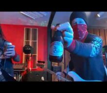 MACHINE HEAD’s ROBB FLYNN And JARED MACEACHERN Cover METALLICA’s ‘Nothing Else Matters’ (Video)