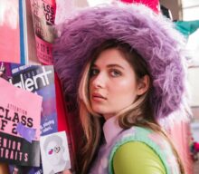 Baby Queen heads to the seaside in ‘Raw Thoughts’ video