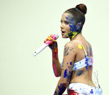 Halsey thanks fans after announcing she/they pronouns