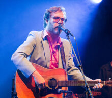“Bean Dad” John Roderick apologises for offensive slurs in old tweets