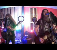 Watch MACHINE HEAD’s ROBB FLYNN And JARED MACEACHERN Perform Entire ‘The Blackening’ Album