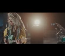 Former BURNING WITCHES Singer SERAINA TELLI Is Back With New DEAD VENUS Single ‘Flowers & Pain’