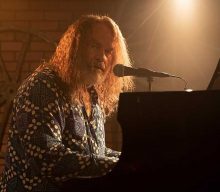 Kelsey Grammer plays an ageing rockstar in Rivers Cuomo-scored ‘The Space Between’