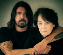 Dave Grohl on the time he found his mum drinking beers with Green Day: “She’s very cool!”