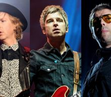 Beck says Oasis were one of the first UK acts to embrace him early in his career
