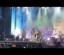 Watch ZAC BROWN BAND Perform Cover Of METALLICA’s ‘Enter Sandman’ At TWIN CITIES SUMMER JAM