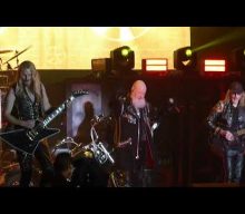 JUDAS PRIEST Rejoined By Guitarist GLENN TIPTON For Band’s First Performance In More Than Two Years (Video)