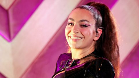 Charli XCX opens up about starting therapy during the pandemic: “It’s been really helpful”