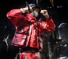 Busta Rhymes, Lil’ Kim, Remy Ma join Swizz Beatz for DMX tribute performance
