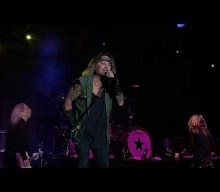 VINCE NEIL Performs MÖTLEY CRÜE Classics At Milwaukee’s SUMMERFEST (Video)