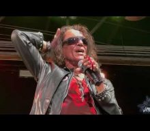 Watch STEPHEN PEARCY Perform RATT Classics In Houston