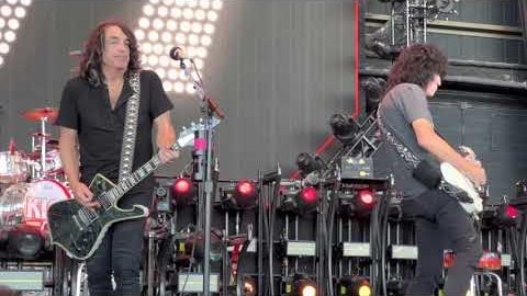Watch Makeup-Less KISS Play ‘Shock Me’ And ‘Got To Choose’ During Soundcheck In Tampa