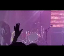 Video: MÖTLEY CRÜE’s VINCE NEIL Falls Off Stage In Tennessee