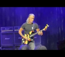 Watch GEORGE LYNCH Rejoin DOKKEN On Stage In Waukegan, Illinois