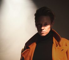 La Roux smashes microwave in new video for ‘Damaged Goods’ cover