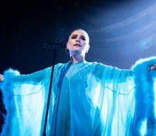 Jessie Ware postpones the rest of her UK tour after crew members contract COVID