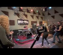 Watch DAVE MUSTAINE Perform MEGADETH Classics At This Month’s ‘Rock ‘N’ Roll Fantasy Camp’