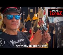 MATTHIAS JABS Unboxes SCORPIONS Figures From KnuckleBonz (Video)