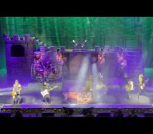 ALICE COOPER Kicks Off 2022 Tour In Cincinnati (Video)
