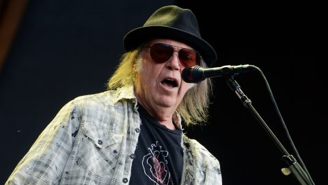 Neil Young to immortalise 2019 tour on ‘Noise & Flowers’ live album and film