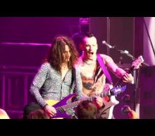 Watch GEOFF TATE Sing QUEENSRŸCHE’s ‘Queen Of The Reich’ On MONSTERS OF ROCK Cruise
