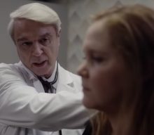 David Byrne stars as Amy Schumer’s doctor in new trailer for ‘Life & Beth’