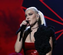 Anne-Marie reacts to BRITs 2022 onstage stumble: “Didn’t need my left ankle anyway”